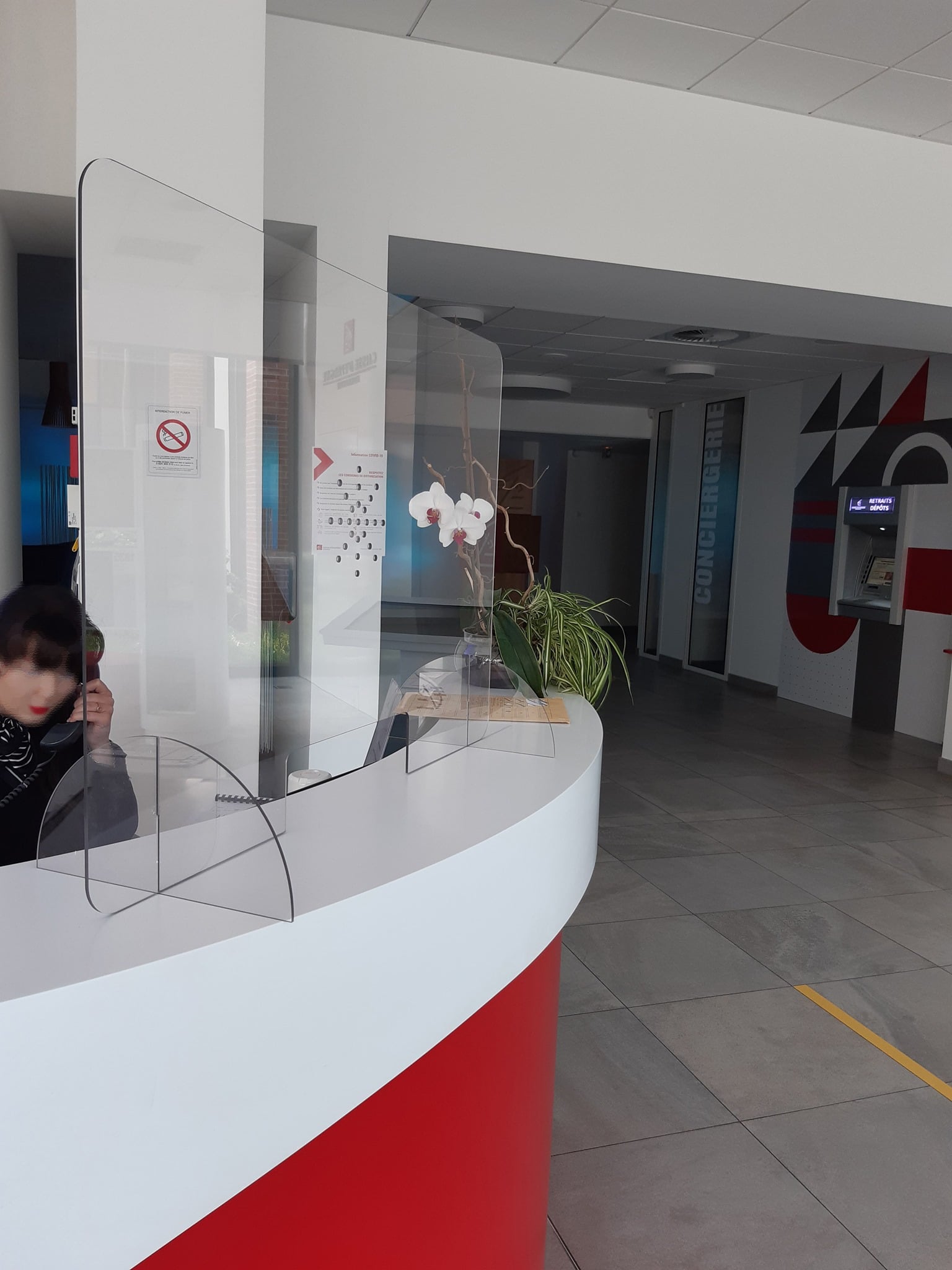 plexiglass-covid-19-protection-accueil-magasin-covid-19-rouen-protection-bacterie-accueil-paris-rouen-caen-le-havre-pas-cher-sityoka-design plexiglass-covid-19-protection-accueil-magasin-covid-19-rouen-protection-bacterie-accueil-paris-rouen-caen-le-havre-pas-cher-sityoka-design