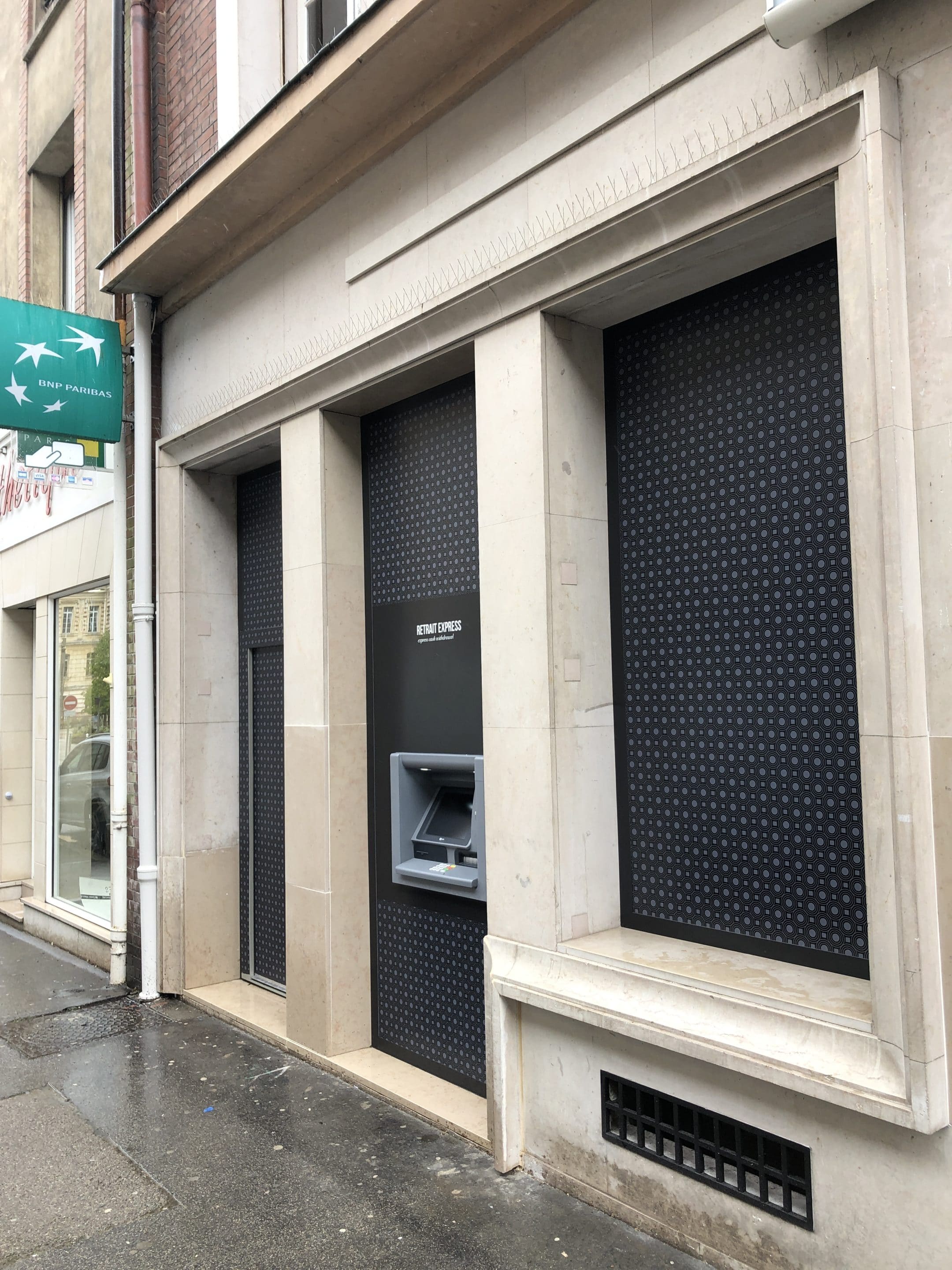 enseigne-marquage-adhesif-rouen-eolienne-marquage-vehicule-remorquage-agence-de-publicite-normandie-76-covering-depanneuse-76-sityoka-design158 enseigne-agence-bancaire-bnp-paribas-lettrages-agence-bancaire-rénovation-agence-bancaire-paris-sityoka-design