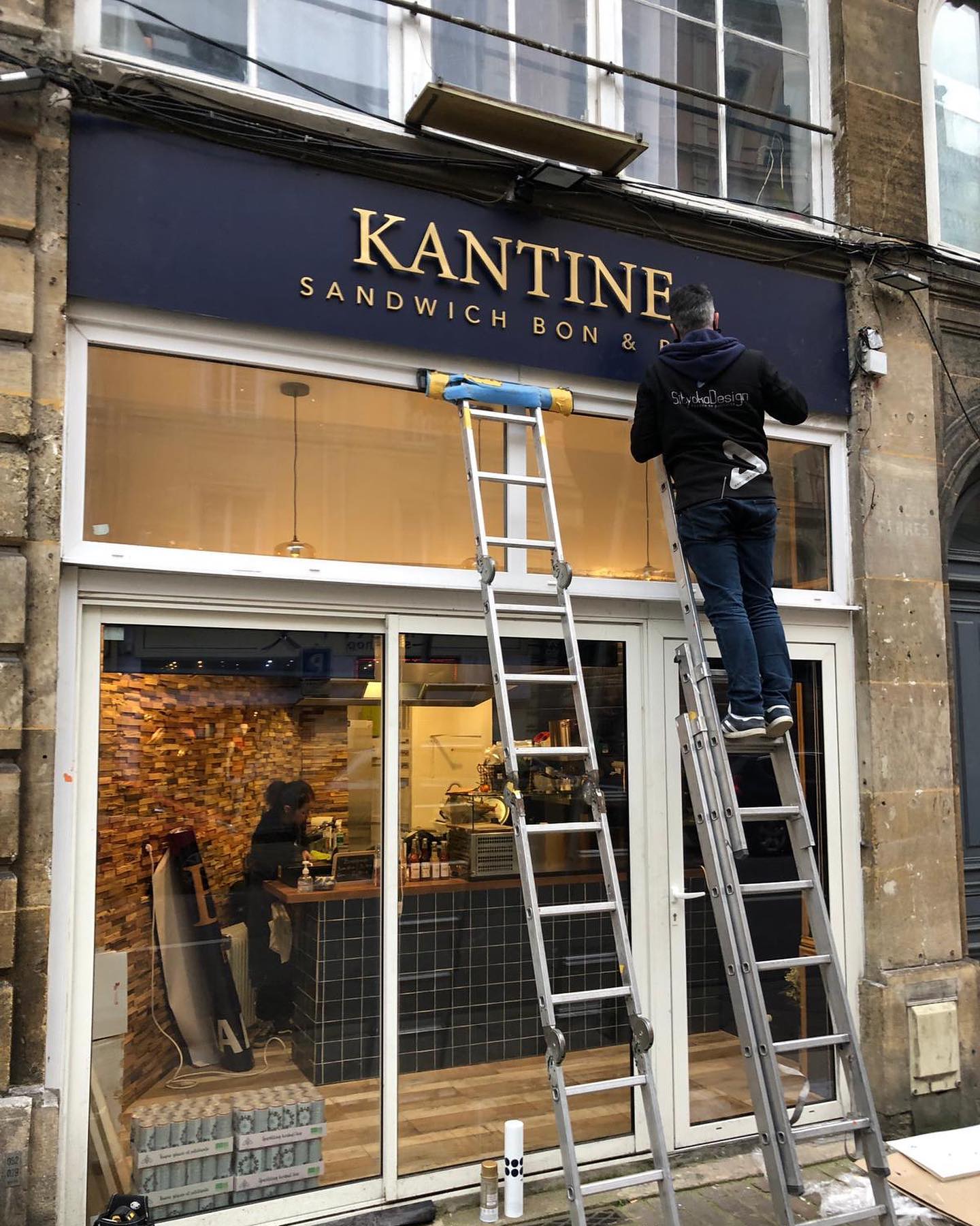 enseigne-sur-mesure-lettrage-canteleu-sityoka-design profilé-aluminium-enseigne-le-havre-devis-enseigne-profilé-alu-le-havre-sityoka-design