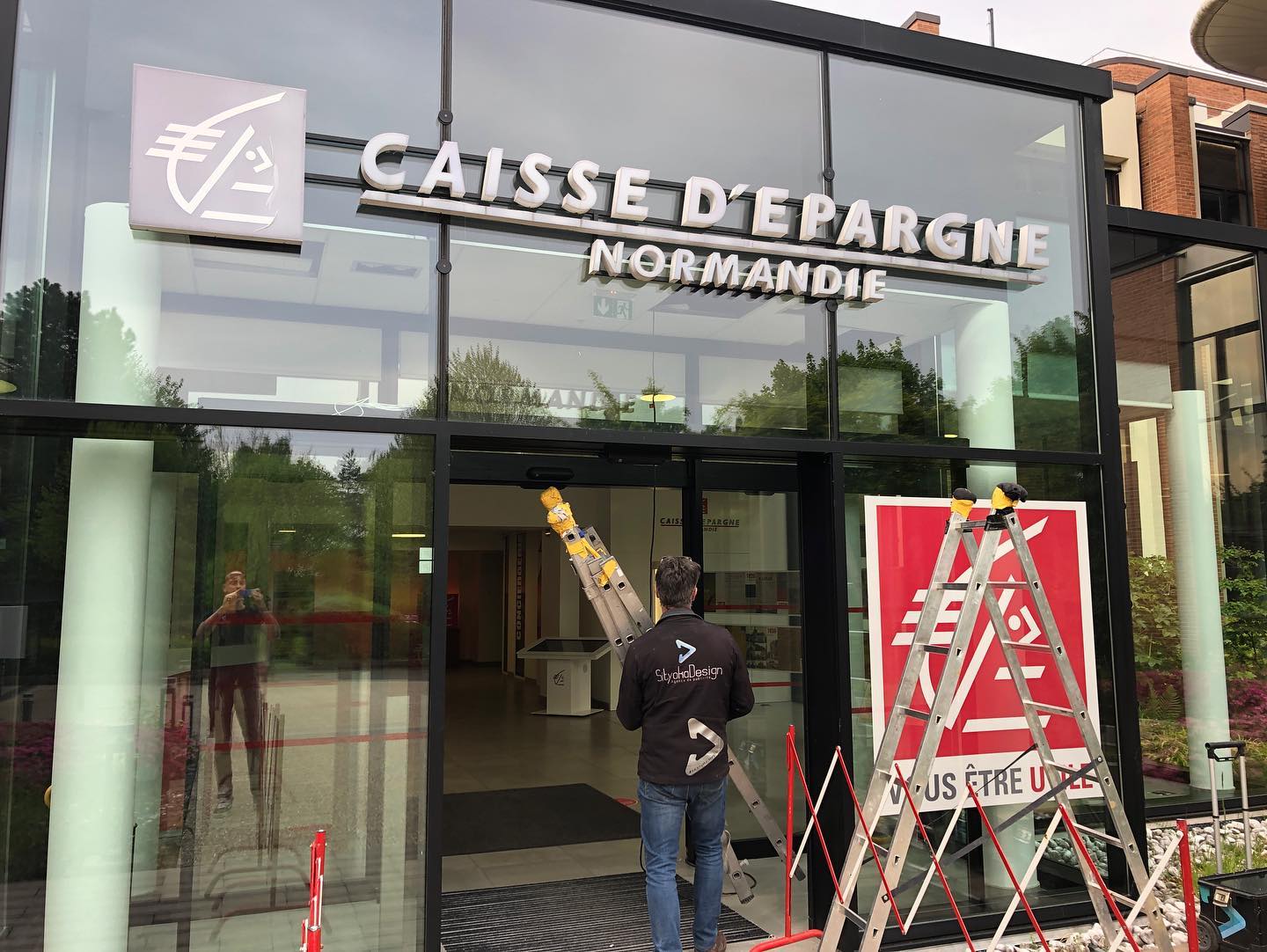 enseigne-bancaire-normandie-agence-de-publicite-rouen-sityoka-design1 enseigne-agence-bancaire-bnp-paribas-lettrages-agence-bancaire-rénovation-agence-bancaire-caen-sityoka-design