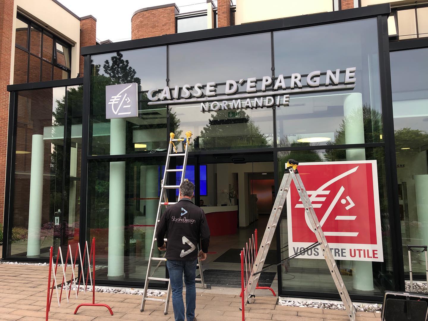 enseigne-bancaire-normandie-agence-de-publicite-rouen-sityoka-design3 enseigne-agence-bancaire-bnp-paribas-lettrages-agence-bancaire-rénovation-agence-bancaire-paris-sityoka-design